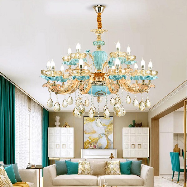 Đèn chùm nến có rất nhiều kiểu dáng đa dạng từ cổ điển đến hiện đại, đáp ứng được nhiều phong cách thiết kế nội thất khác nhau