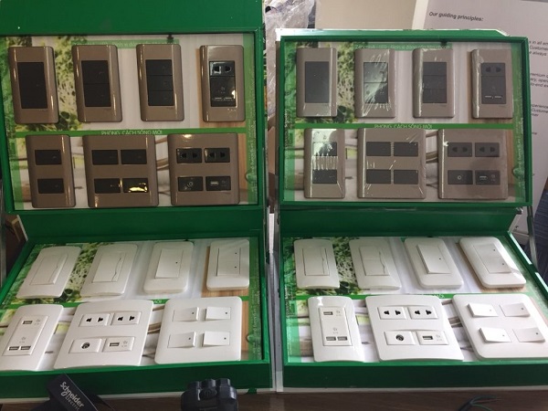Schneider cung cấp nhiều loại mẫu mã và kích thước khác nhau cho các loại công tắc