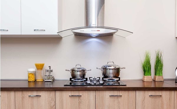 Máy hút mùi là một thiết bị được sử dụng trong nhà bếp để loại bỏ mùi hương và hơi từ hoạt động nấu nướng