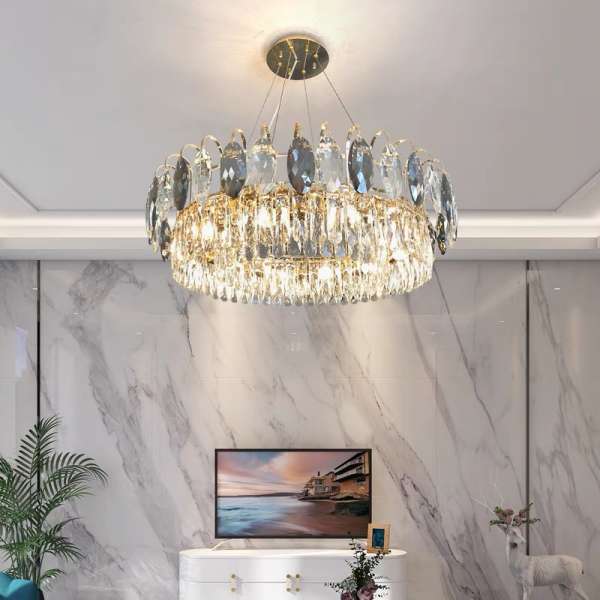 Đèn chùm hiện đại thường có độ bền cao và tuổi thọ dài hơn so với các loại đèn truyền thống