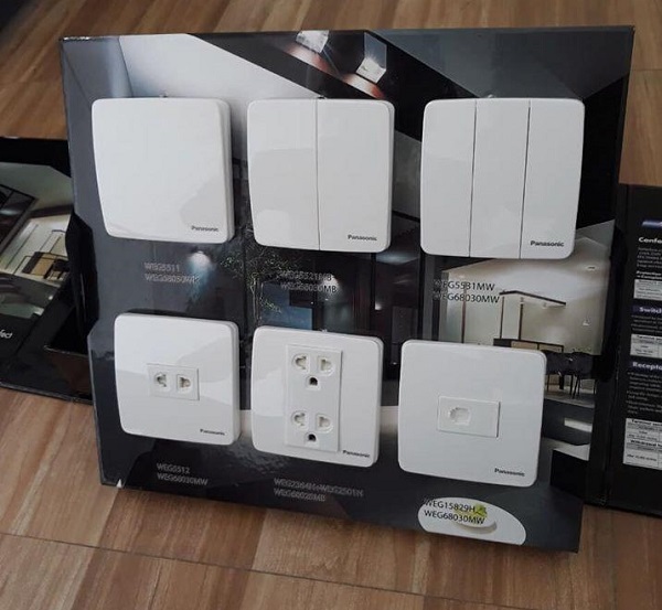 Công tắc ổ cắm Panasonic được thiết kế với kiểu dáng hiện đại, đơn giản và dễ sử dụng