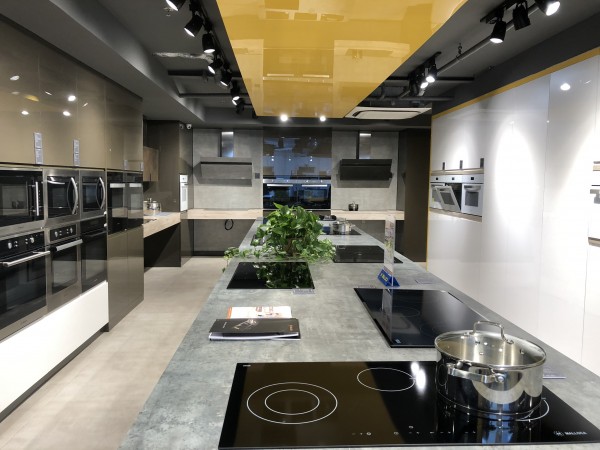 Các thiết bị bếp hiện đại thường có nhiều chức năng kết hợp trong cùng một sản phẩm