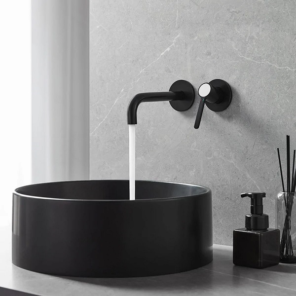 Vòi rửa gắn tường thường có thiết kế hiện đại và tinh tế