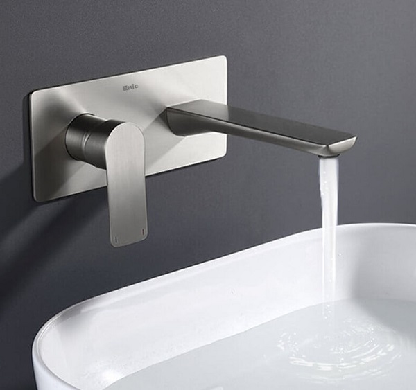 Vòi rửa gắn tường có nhiều kiểu dáng và kích thước vô cùng phong phú khác nhau