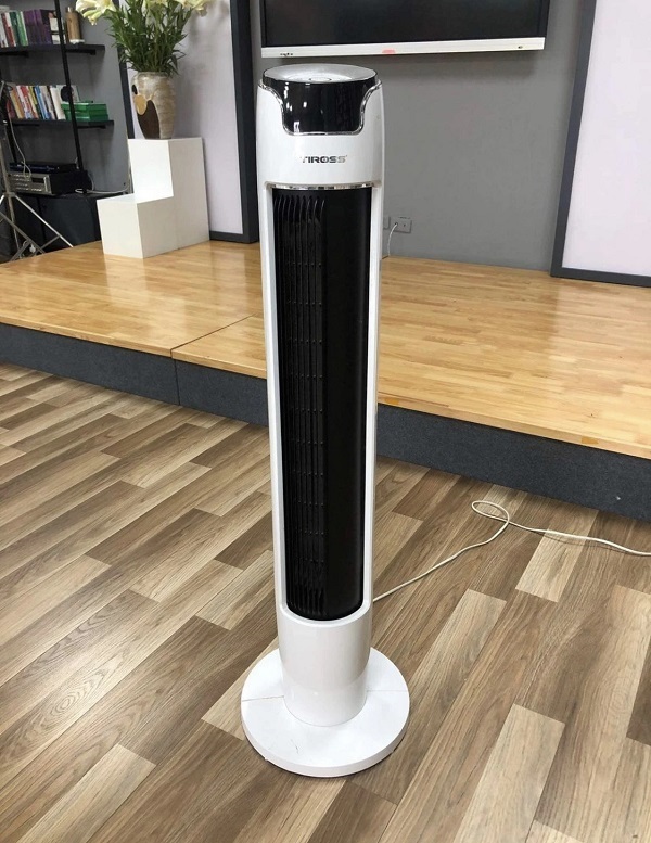 Quạt tháp Tiross thường có thiết kế hiện đại, đẹp mắt và sang trọng