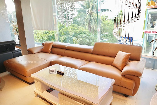 Phân khúc trung – cao cấp tại Nghệ An tiếp tục ưa chuộng các mẫu sofa da thật nhập khẩu, đặc biệt là da Italia, Malaysia và Hàn Quốc