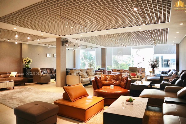 Nội thất Hùng Thảo mang đến bộ sưu tập sofa phòng khách đa phong cách, từ hiện đại, tân cổ điển đến tối giản, đáp ứng mọi nhu cầu của khách hàng