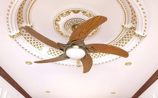 Quạt trần đèn cánh gỗ phù hợp với các không gian nội thất mang phong cách mộc, bán cổ điển hoặc kết hợp giữa hiện đại và truyền thống.